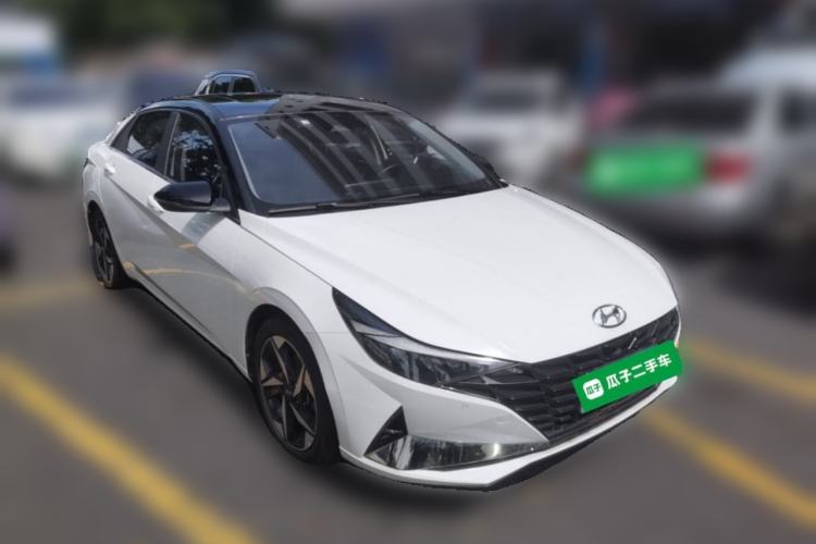 Used Hyundai Elantra 2021 1.5L CVT LUX Prestige Edition Front Right 45 Deg