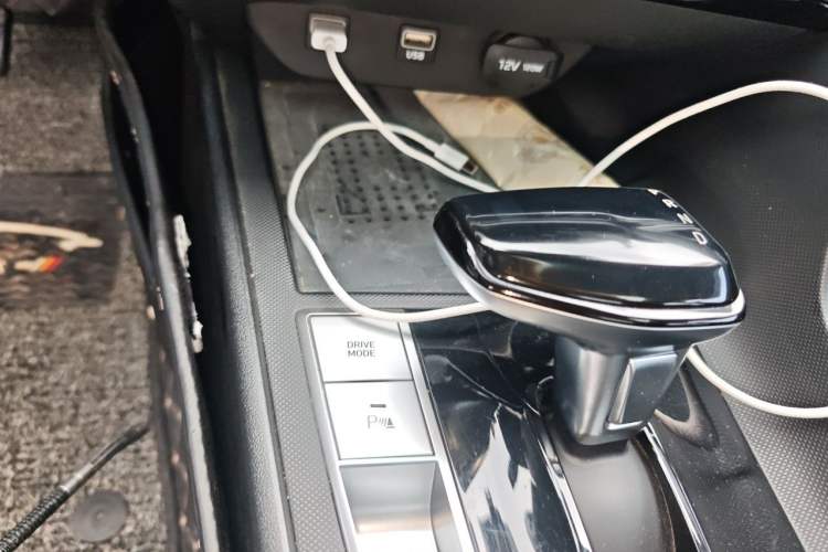 Used Hyundai Elantra 2021 1.5L CVT LUX Prestige Edition Gear Lever