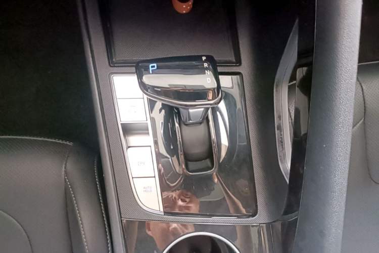 Used Hyundai Elantra 2021 1.5L CVT GLX Elite Edition Gear Lever