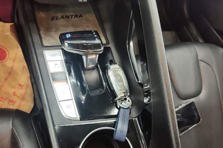 Used Hyundai Elantra 2021 1.5L CVT LUX Prestige Edition Gear Lever