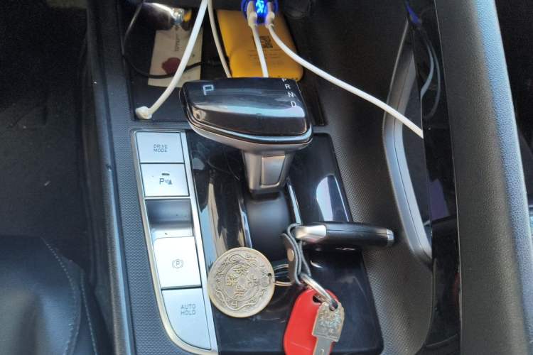 Used Hyundai Elantra 2021 1.5L CVT GLX Elite Edition Gear Lever