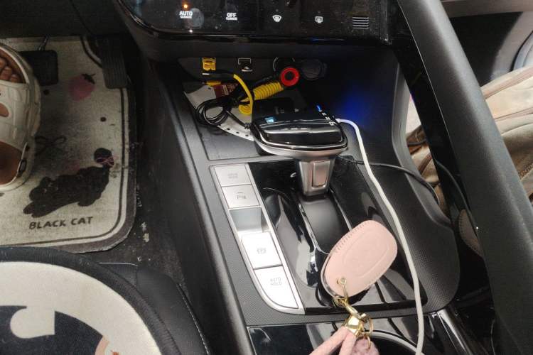 Used Hyundai Elantra 2021 1.5L CVT LUX Prestige Edition Gear Lever