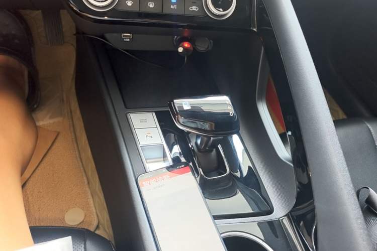 Used Hyundai Elantra 2021 1.5L CVT GLX Elite Edition Gear Lever