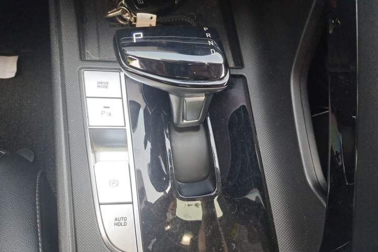 Used Hyundai Elantra 2021 1.5L CVT LUX Prestige Edition Gear Lever