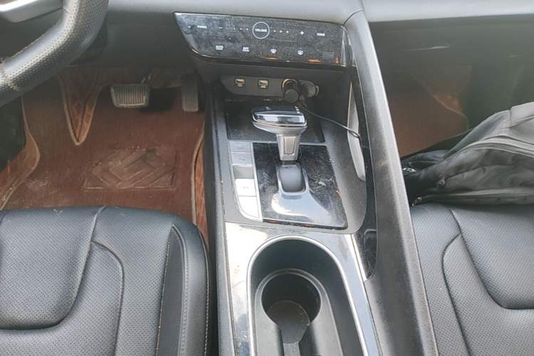 Used Hyundai Elantra 2021 1.5L CVT GLX Elite Edition Gear Lever