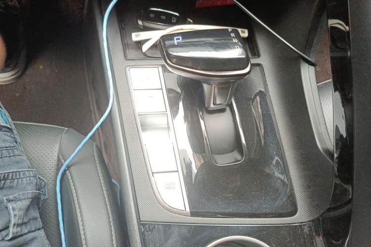 Used Hyundai Elantra 2021 1.5L CVT GLX Elite Edition Gear Lever