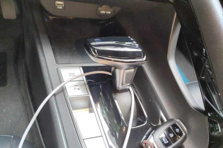 Used Hyundai Elantra 2021 1.5L CVT GLX Elite Edition Gear Lever