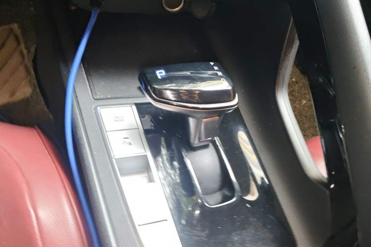 Used Hyundai Elantra 2021 1.5L CVT GLX Elite Edition Gear Lever