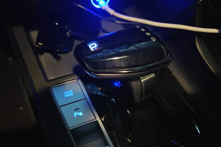 Used Hyundai Elantra 2021 1.5L CVT LUX Prestige Edition Gear Lever