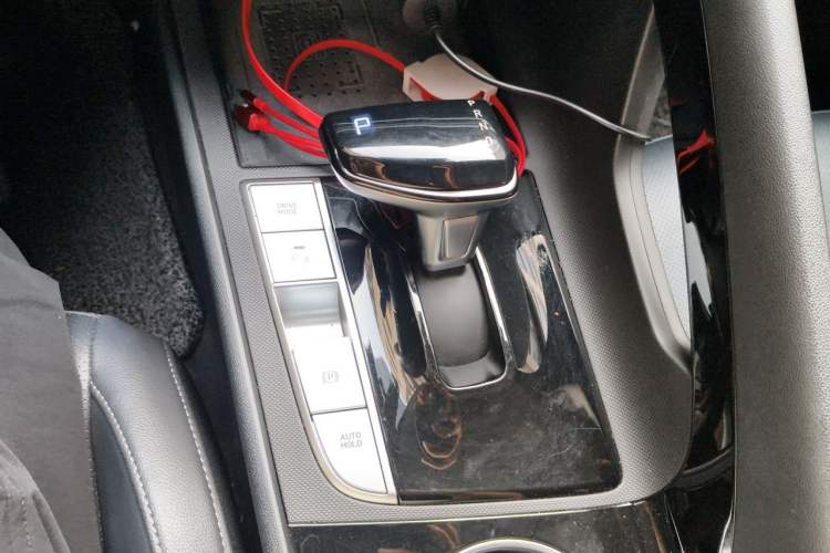 Used Hyundai Elantra 2021 1.5L CVT LUX Prestige Edition Gear Lever