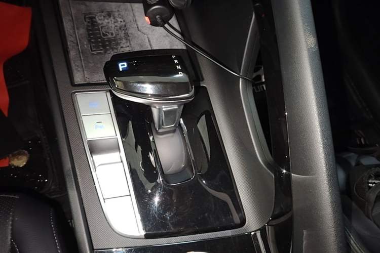 Used Hyundai Elantra 2021 1.5L CVT LUX Prestige Edition Gear Lever