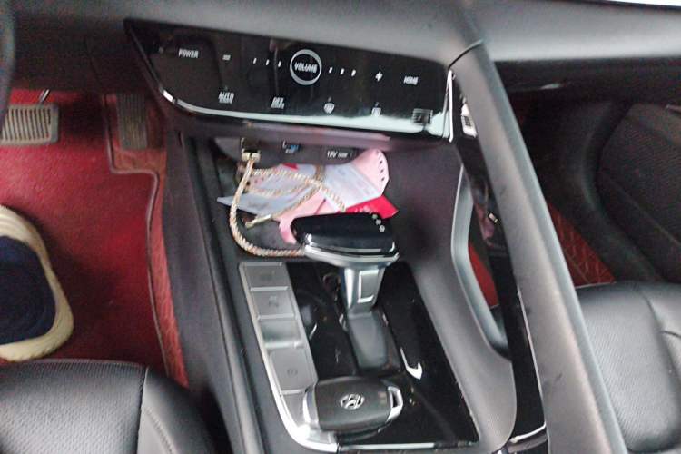Used Hyundai Elantra 2021 1.5L CVT LUX Prestige Edition Gear Lever