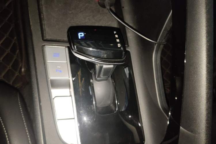 Used Hyundai Elantra 2021 1.5L CVT GLX Elite Edition Gear Lever