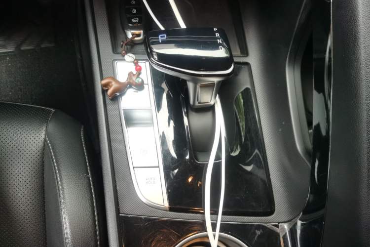 Used Hyundai Elantra 2021 1.5L CVT LUX Prestige Edition Gear Lever