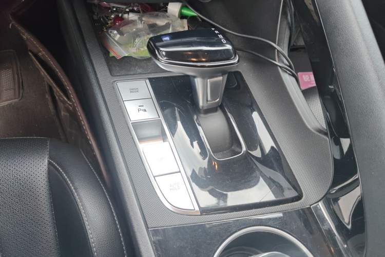 Used Hyundai Elantra 2021 1.5L CVT GLX Elite Edition Gear Lever