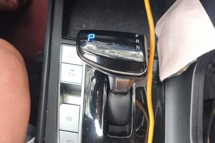 Used Hyundai Elantra 2021 1.5L CVT GLX Elite Edition Gear Lever