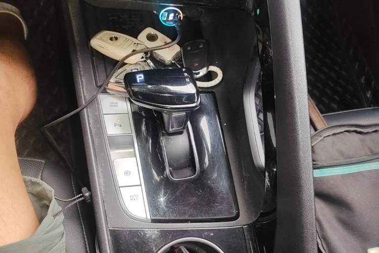 Used Hyundai Elantra 2021 1.5L CVT LUX Prestige Edition Gear Lever