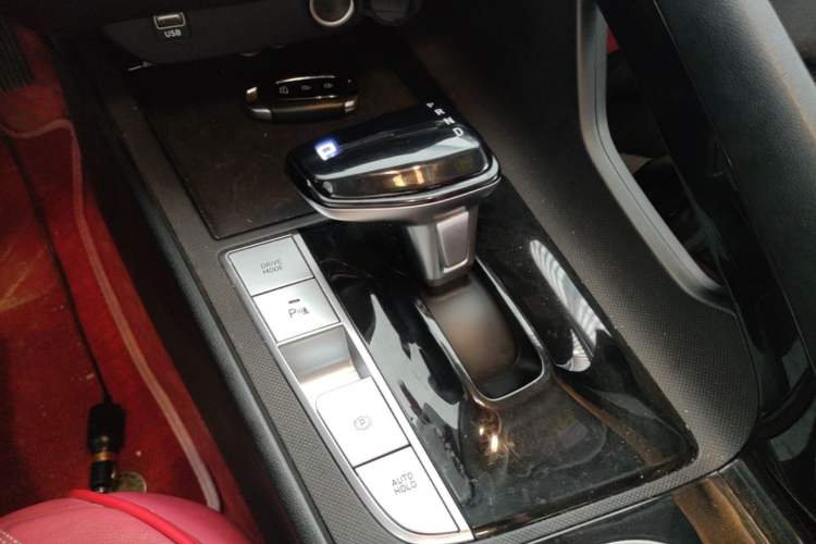 Used Hyundai Elantra 2021 1.5L CVT GLX Elite Edition Gear Lever