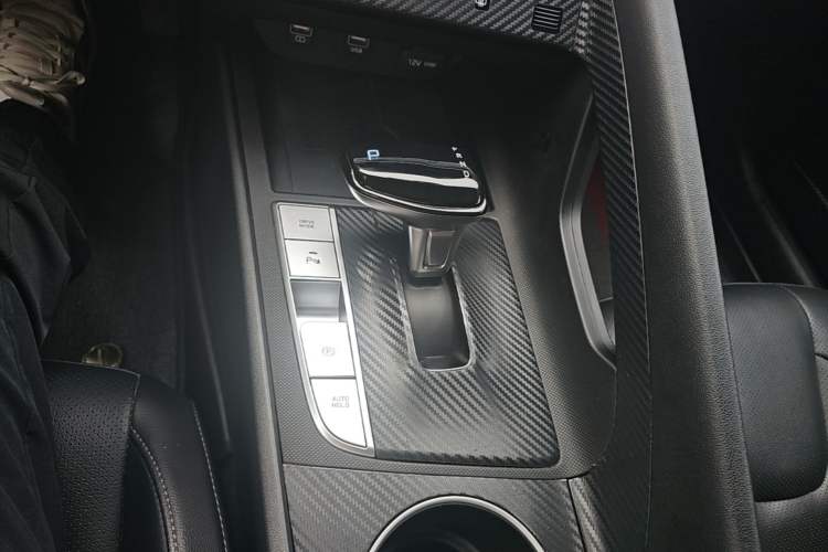 Used Hyundai Elantra 2021 1.5L CVT LUX Prestige Edition Gear Lever