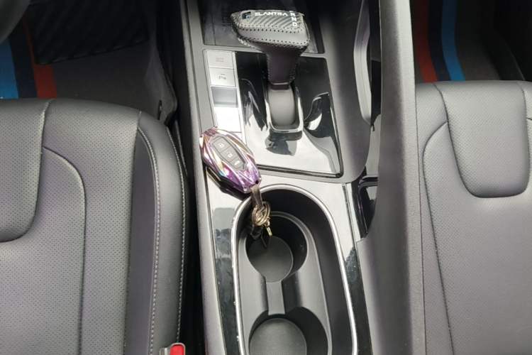 Used Hyundai Elantra 2021 1.5L CVT LUX Prestige Edition Gear Lever