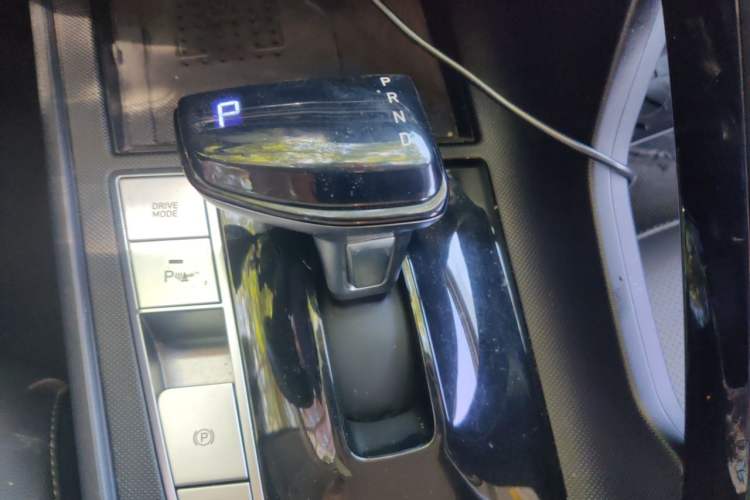 Used Hyundai Elantra 2021 1.5L CVT LUX Prestige Edition Gear Lever
