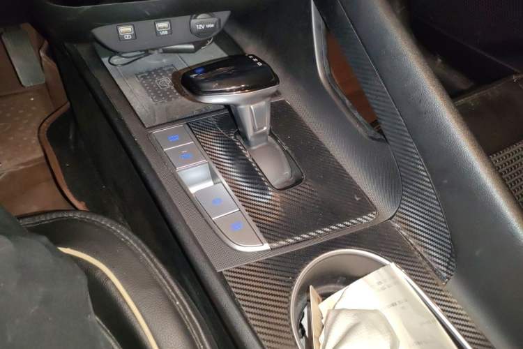 Used Hyundai Elantra 2021 1.5L CVT LUX Prestige Edition Gear Lever