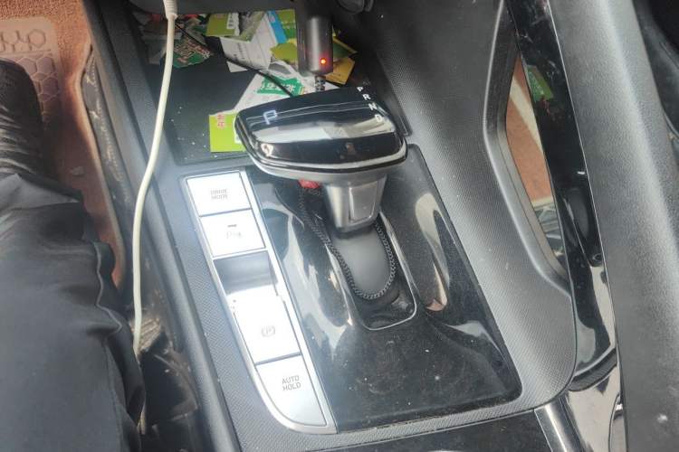 Used Hyundai Elantra 2021 1.5L CVT GLX Elite Edition Gear Lever