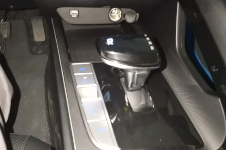 Used Hyundai Elantra 2021 1.5L CVT GLX Elite Edition Gear Lever