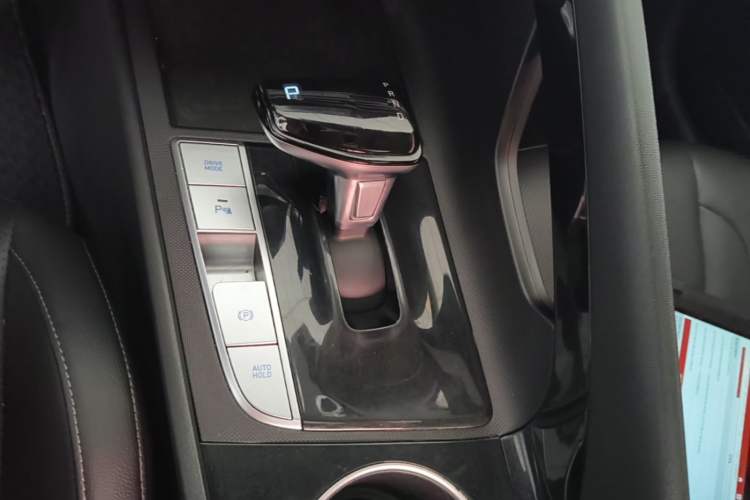 Used Hyundai Elantra 2021 1.5L CVT GLX Elite Edition Gear Lever