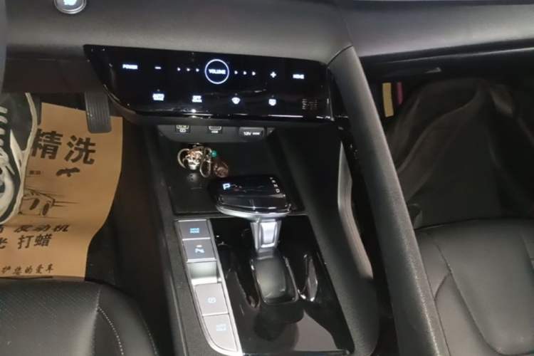 Used Hyundai Elantra 2021 1.5L CVT LUX Prestige Edition Gear Lever