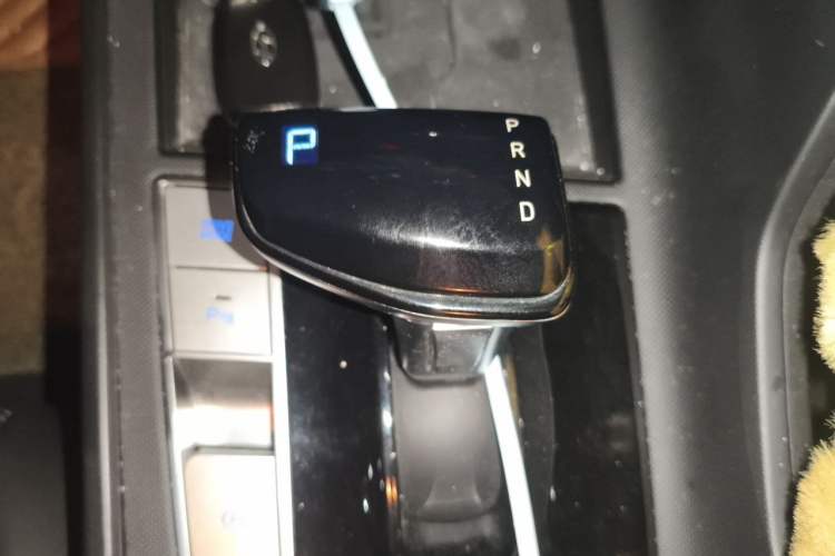 Used Hyundai Elantra 2021 1.5L CVT LUX Prestige Edition Gear Lever