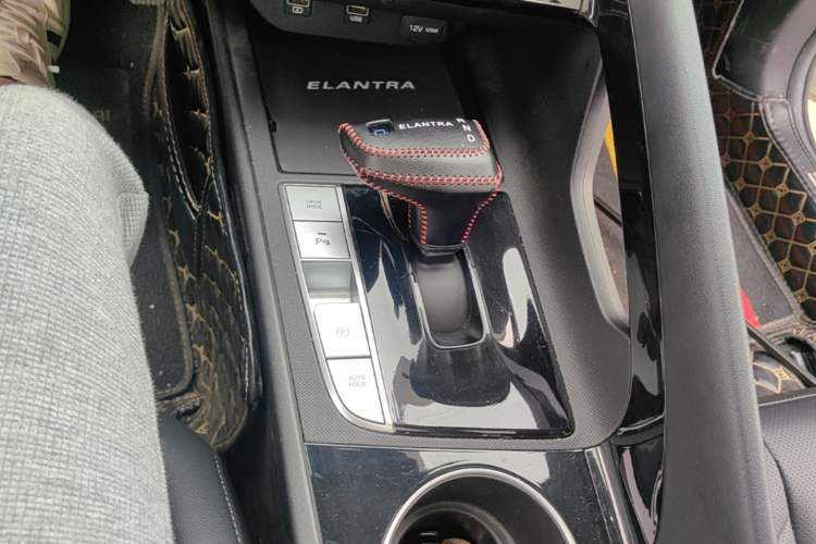 Used Hyundai Elantra 2021 1.5L CVT GLX Elite Edition Gear Lever