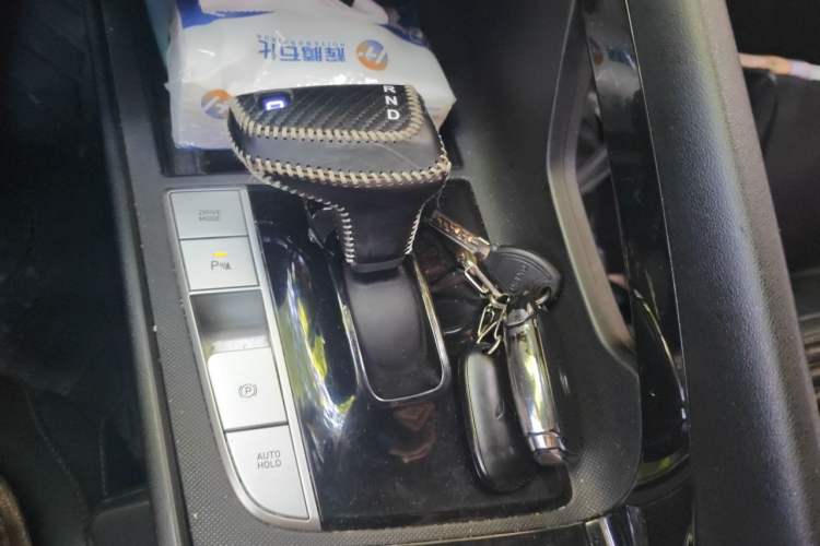 Used Hyundai Elantra 2021 1.5L CVT LUX Prestige Edition Gear Lever