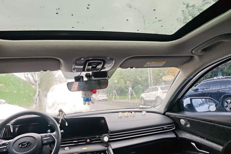 Used Hyundai Elantra 2021 1.5L CVT LUX Prestige Edition Headliner