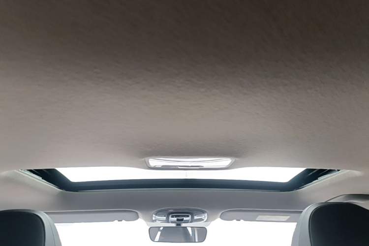 Used Hyundai Elantra 2021 1.5L CVT GLX Elite Edition Headliner