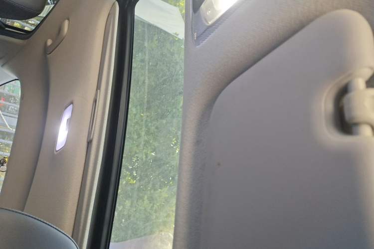 Used Hyundai Elantra 2021 1.5L CVT LUX Prestige Edition Headliner