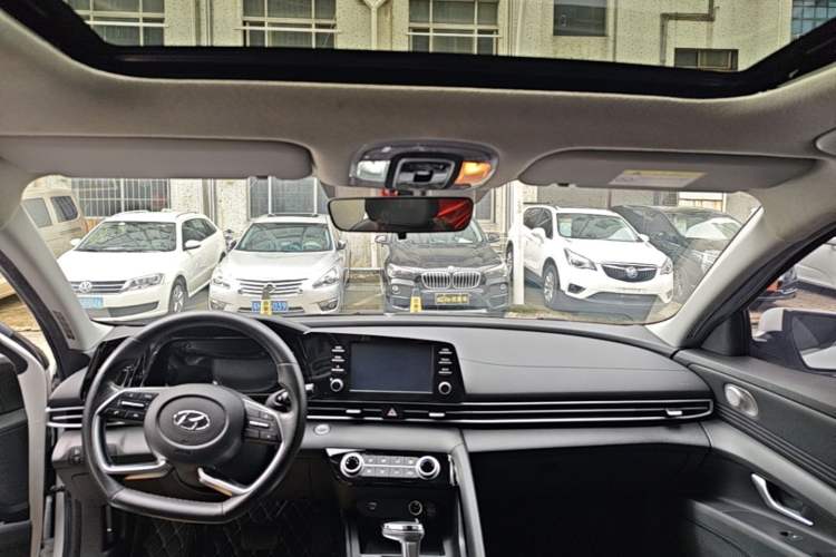 Used Hyundai Elantra 2021 1.5L CVT GLX Elite Edition Headliner