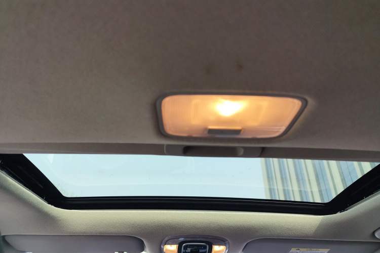 Used Hyundai Elantra 2021 1.5L CVT GLX Elite Edition Headliner
