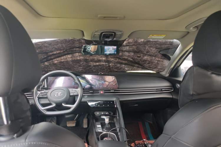 Used Hyundai Elantra 2021 1.5L CVT LUX Prestige Edition Headliner
