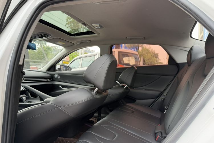 Used Hyundai Elantra 2021 1.5L CVT LUX Prestige Edition Headliner
