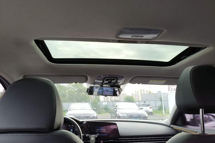 Used Hyundai Elantra 2021 1.5L CVT LUX Prestige Edition Headliner