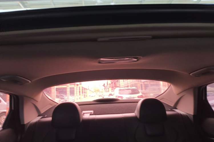 Used Hyundai Elantra 2021 1.5L CVT GLX Elite Edition Headliner