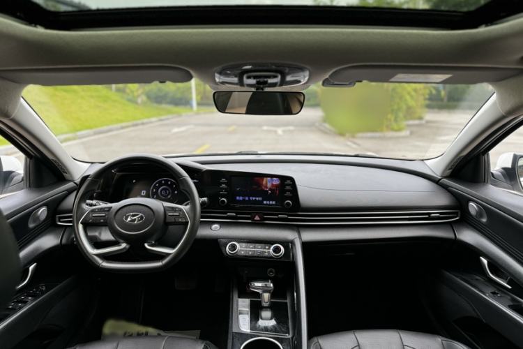 Used Hyundai Elantra 2021 1.5L CVT GLX Elite Edition Interior 1