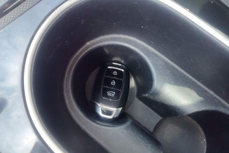 Used Hyundai Elantra 2021 1.5L CVT GLX Elite Edition Interior 1