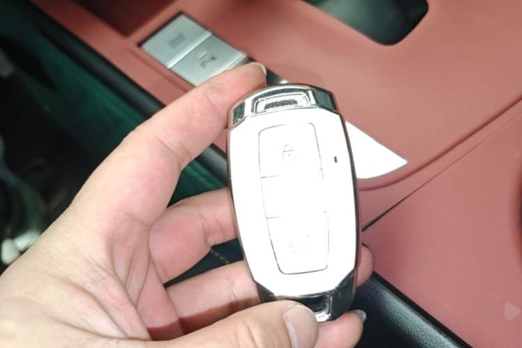 Used Hyundai Elantra 2021 1.5L CVT LUX Prestige Edition Interior 1