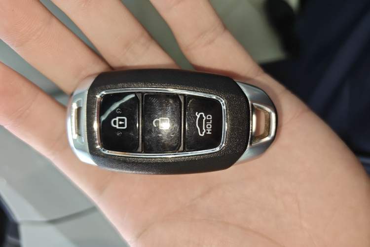 Used Hyundai Elantra 2021 1.5L CVT GLX Elite Edition Interior 1