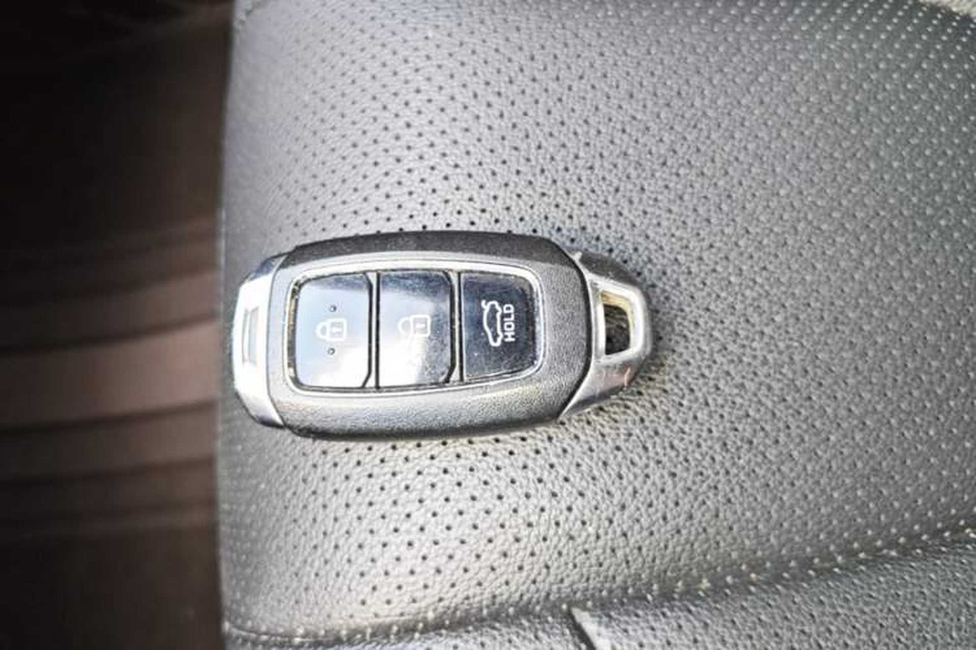 Used Hyundai Elantra 2021 1.5L CVT GLX Elite Edition Interior 1