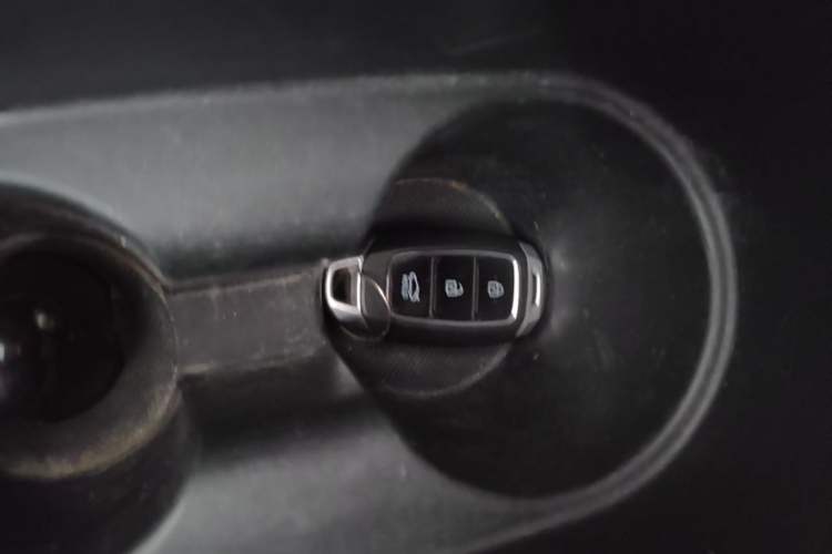 Used Hyundai Elantra 2021 1.5L CVT GLX Elite Edition Interior 1