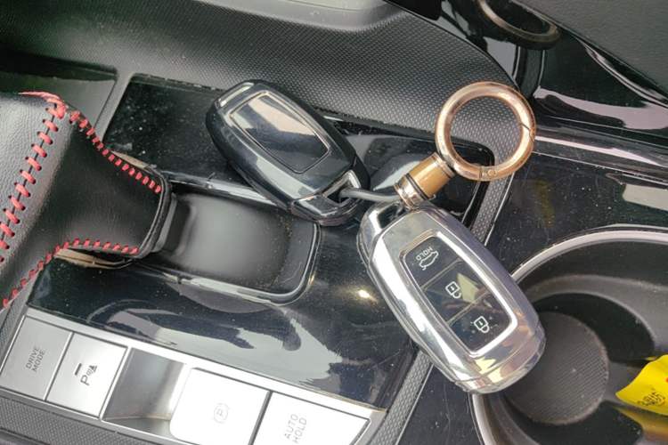 Used Hyundai Elantra 2021 1.5L CVT GLX Elite Edition Interior 1