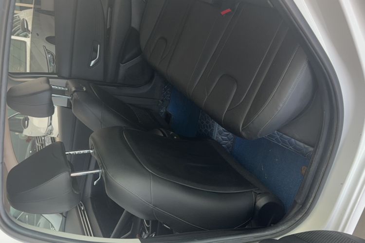 Used Hyundai Elantra 2021 1.5L CVT LUX Prestige Edition Interior 2